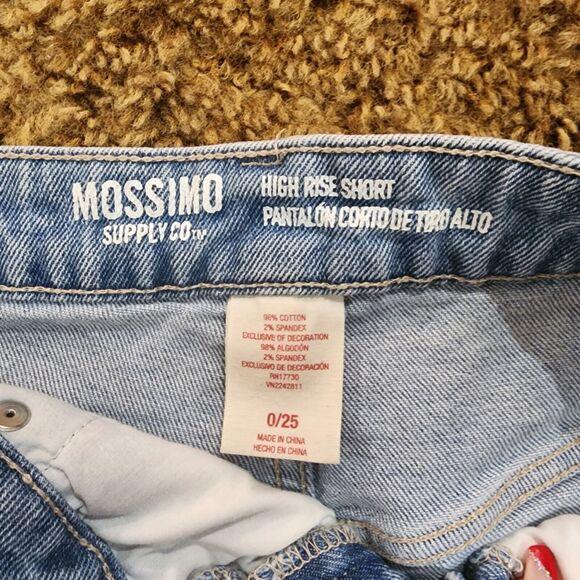 Mossimo Womens Cutoff Jeans Shorts Size 0/25 Light Wash Denim Embroidered Floral - Picture 3 of 3